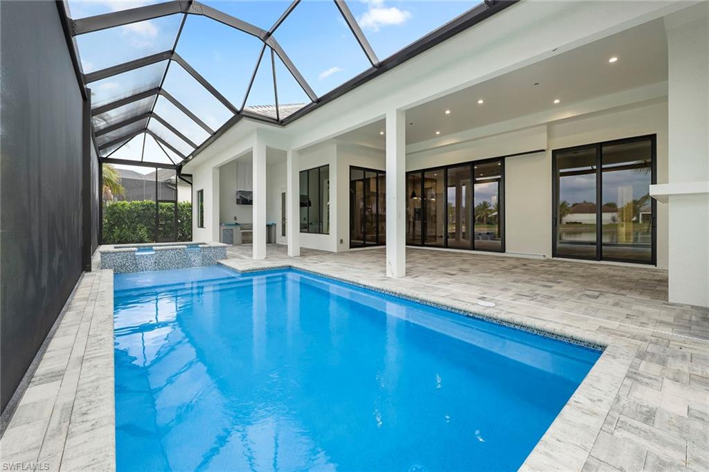 PARROT CAY - Residential