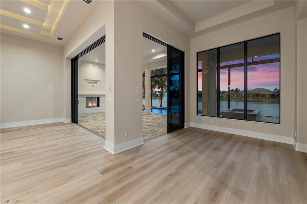 PARROT CAY - Residential