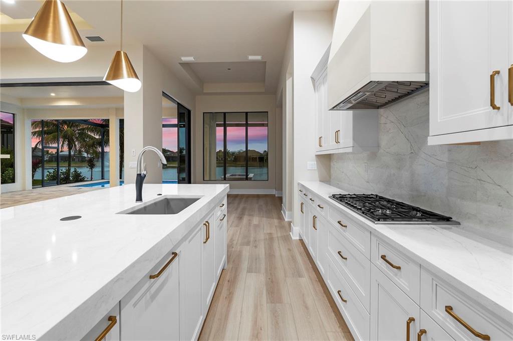 PARROT CAY - Residential