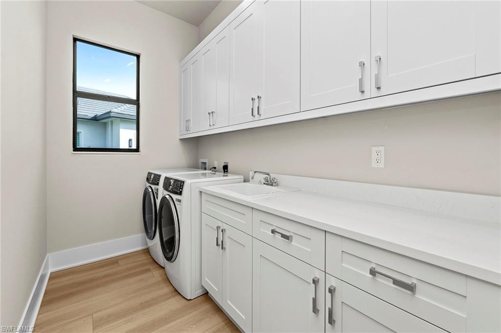 PARROT CAY - Residential