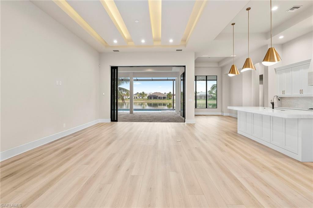 PARROT CAY - Residential