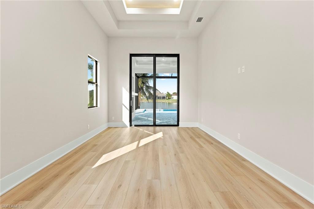 PARROT CAY - Residential