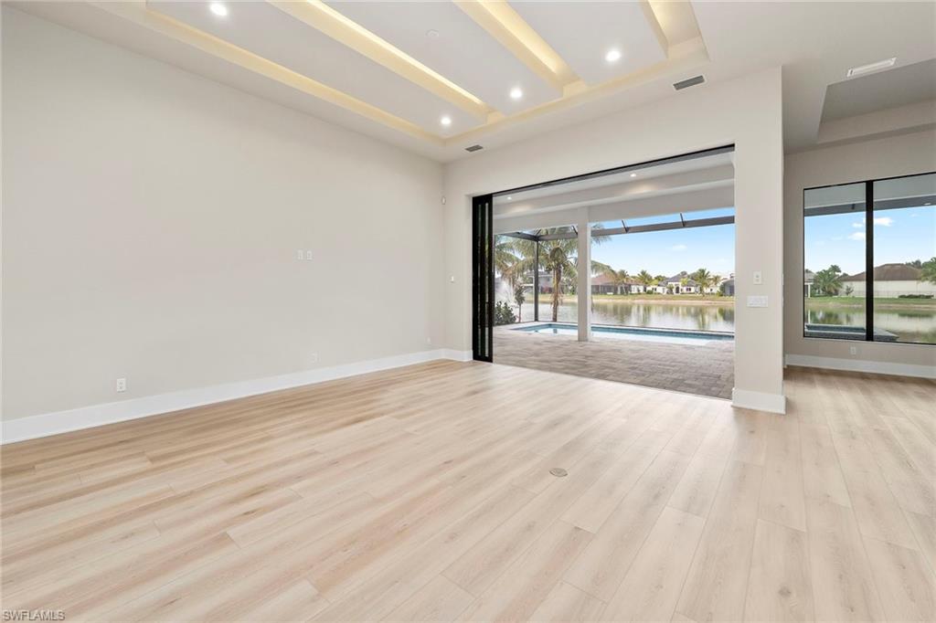 PARROT CAY - Residential