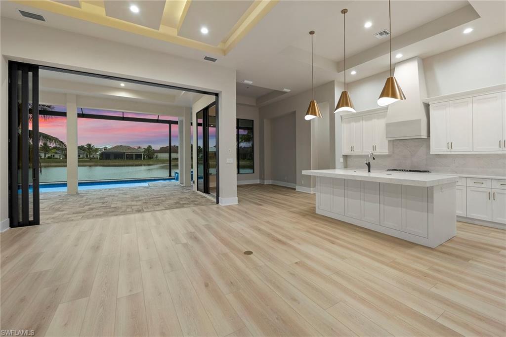 PARROT CAY - Residential