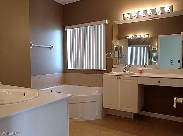 LAGUNA LAKES - Residential