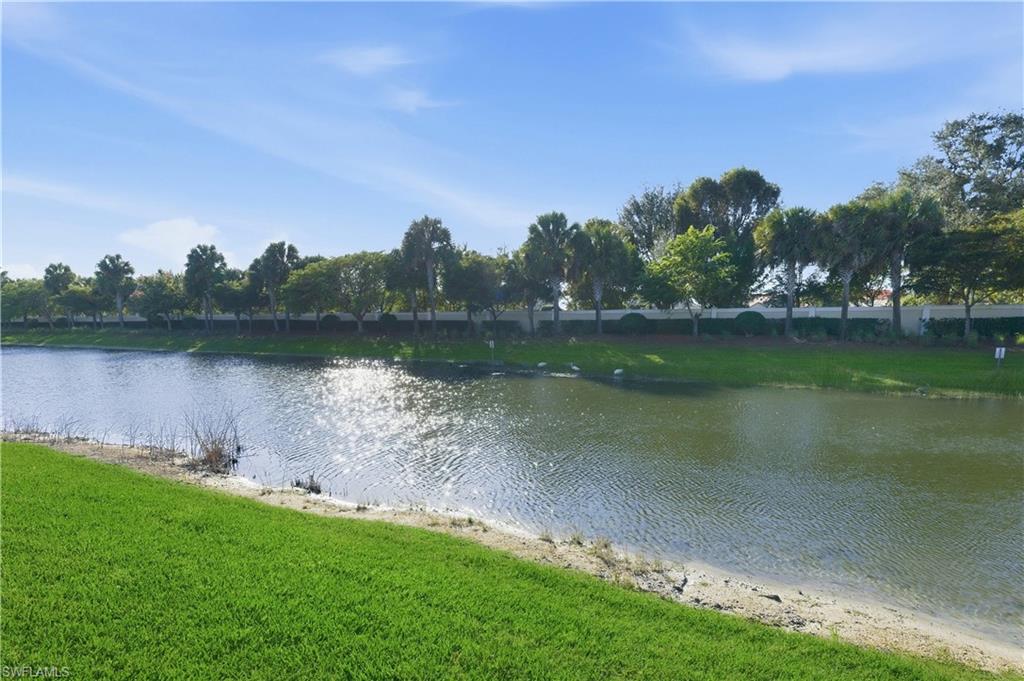 AVERY SQUARE - Residential