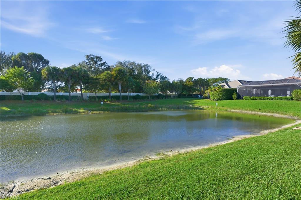 AVERY SQUARE - Residential