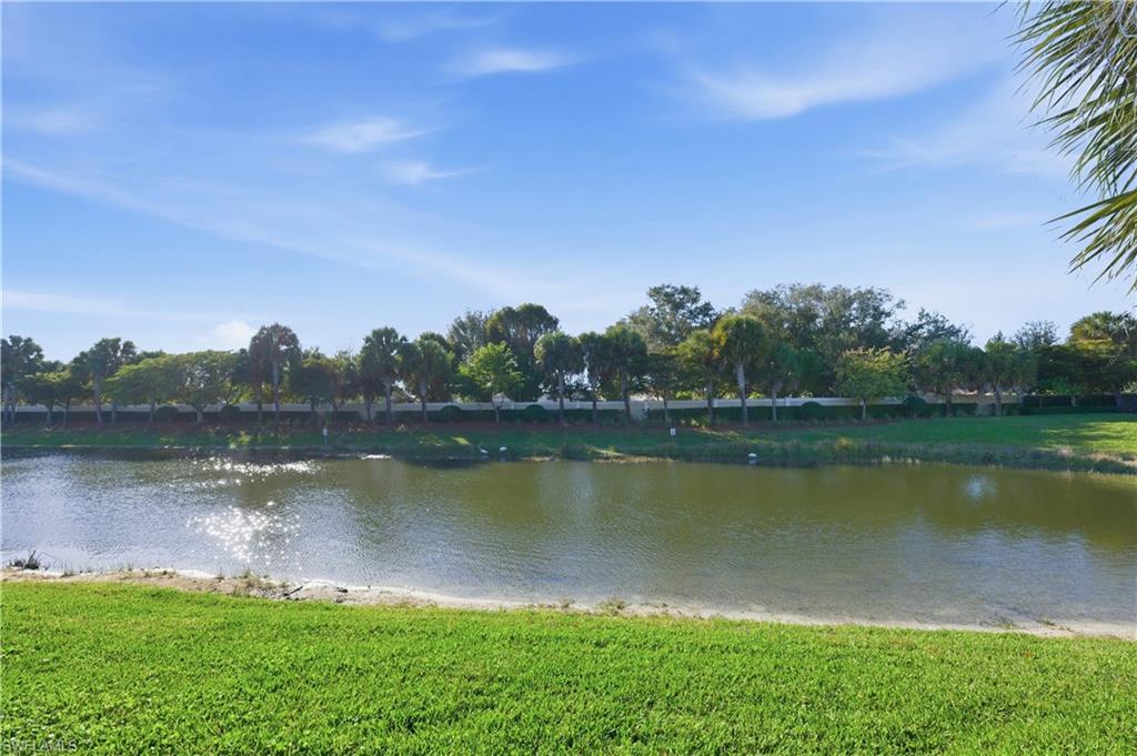 AVERY SQUARE - Residential