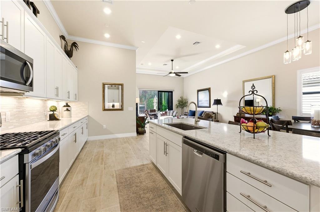 AVERY SQUARE - Residential