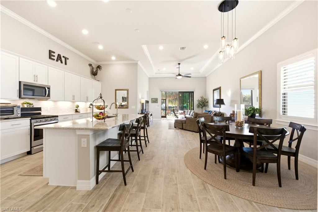 AVERY SQUARE - Residential