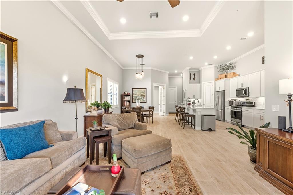 AVERY SQUARE - Residential