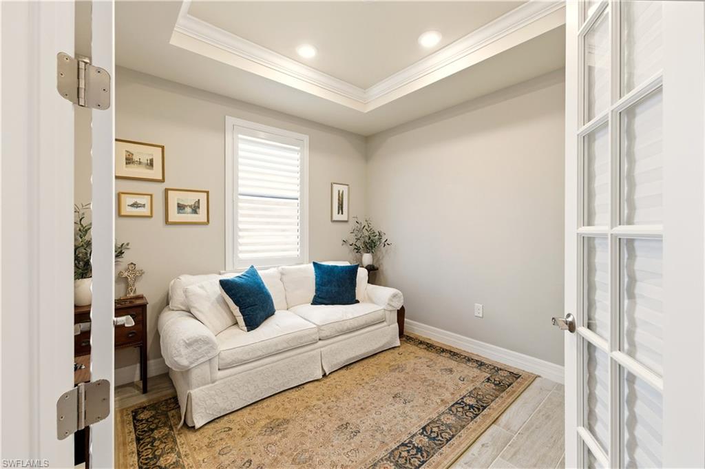 AVERY SQUARE - Residential