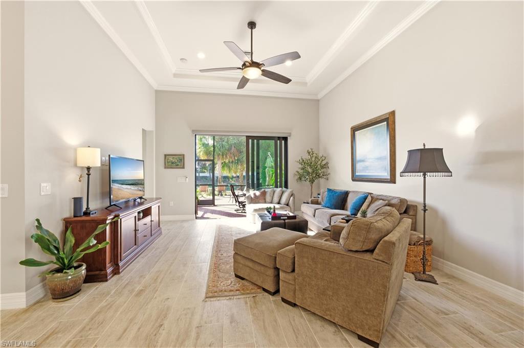 AVERY SQUARE - Residential