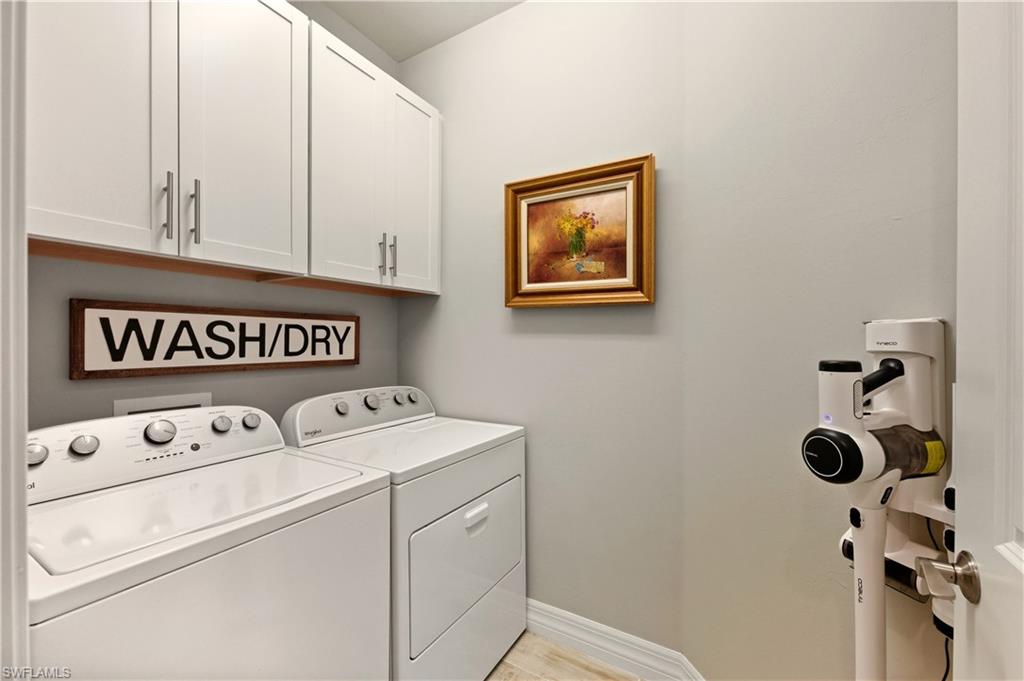 AVERY SQUARE - Residential