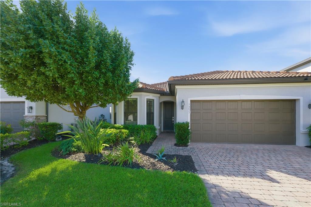 AVERY SQUARE - Residential