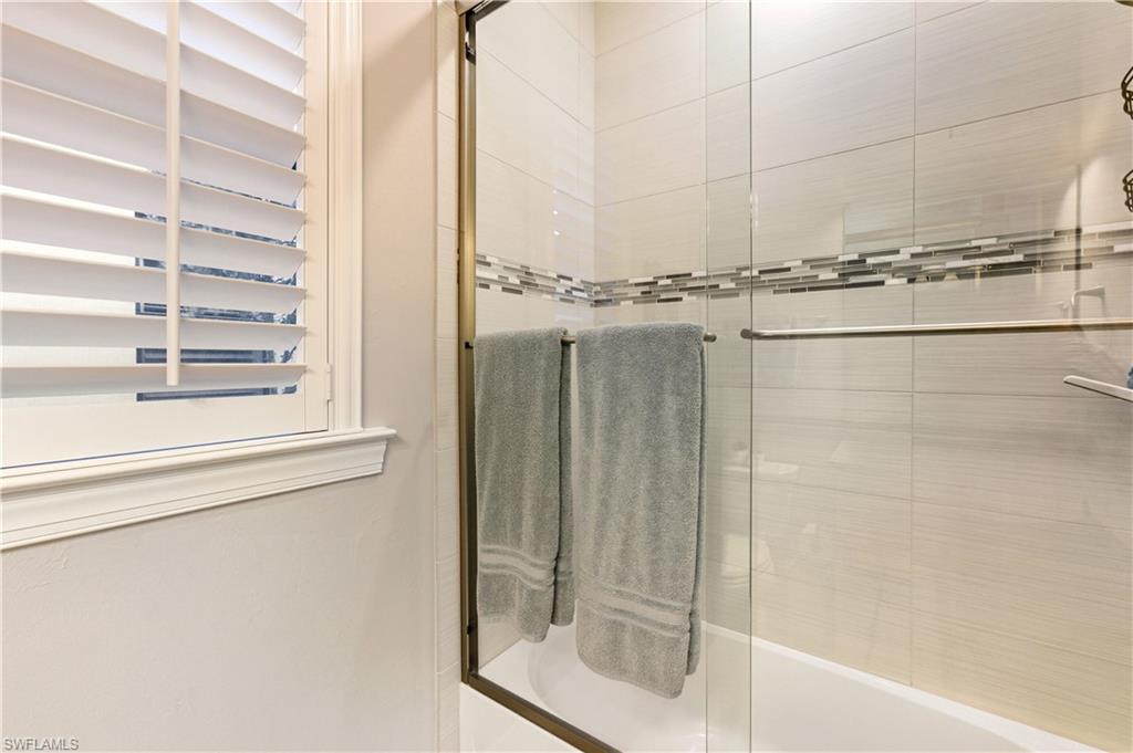 AVERY SQUARE - Residential