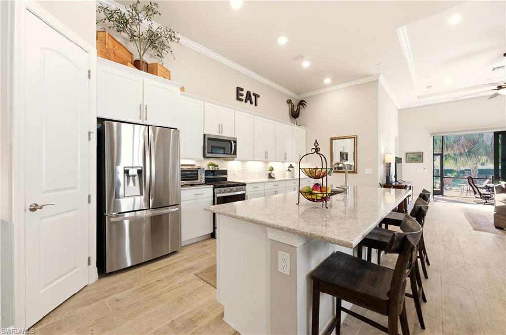 AVERY SQUARE - Residential