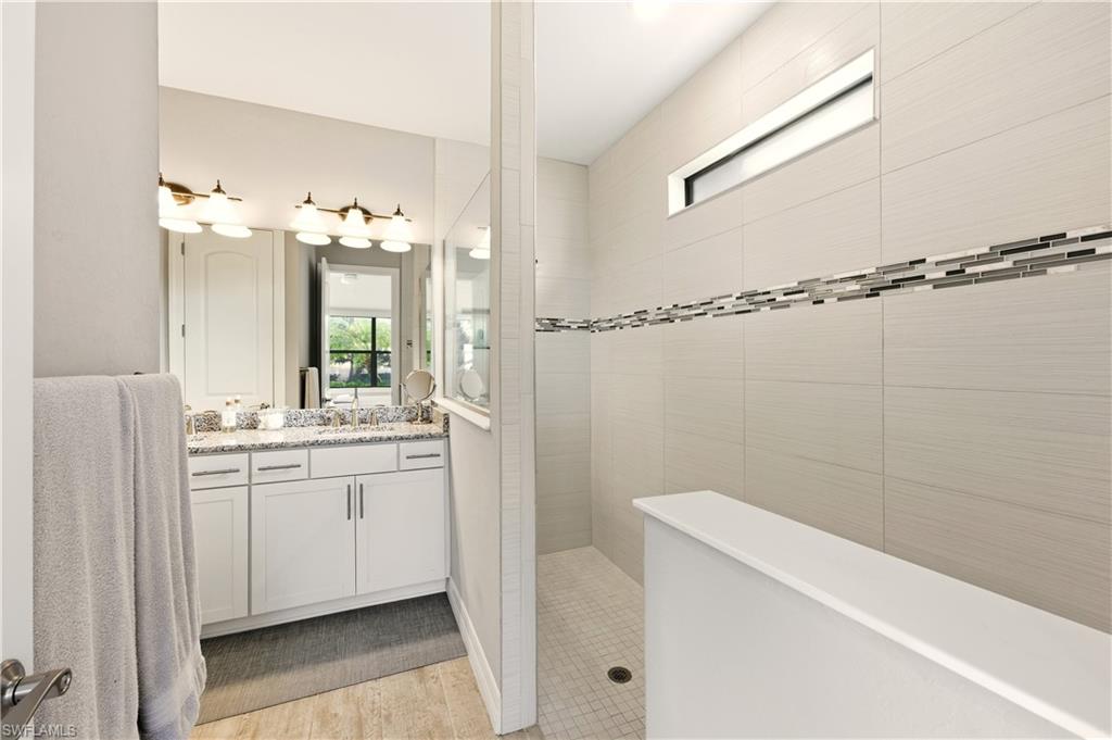 AVERY SQUARE - Residential