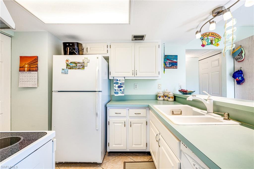 MARINER APTS MARCO ISLAND - Residential