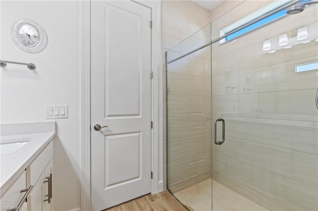 NORTHRIDGE - Residential