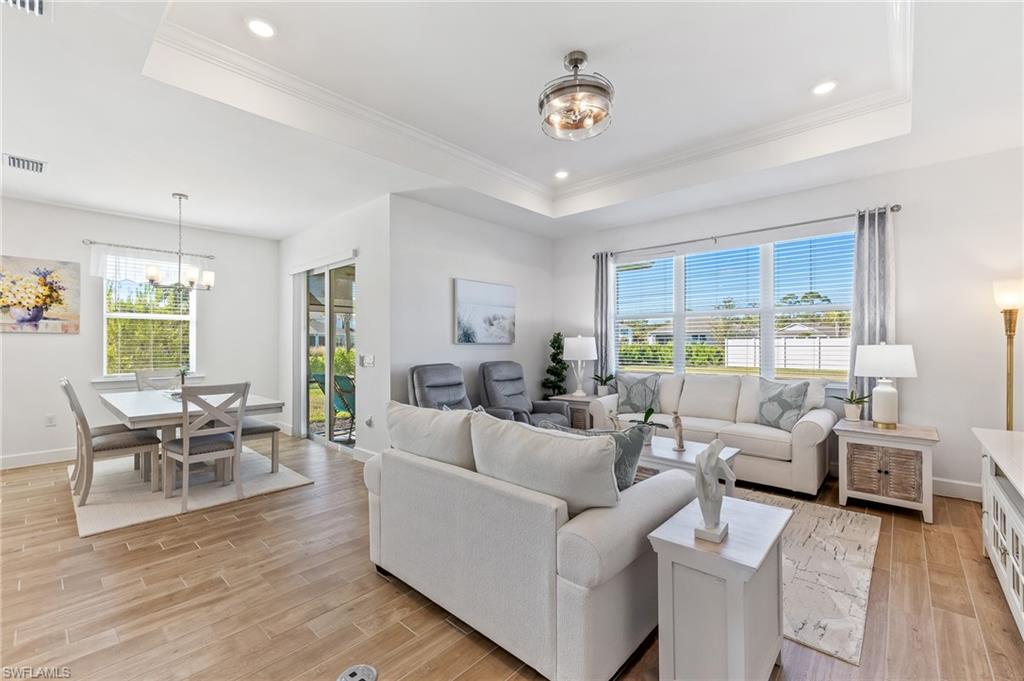 NORTHRIDGE - Residential