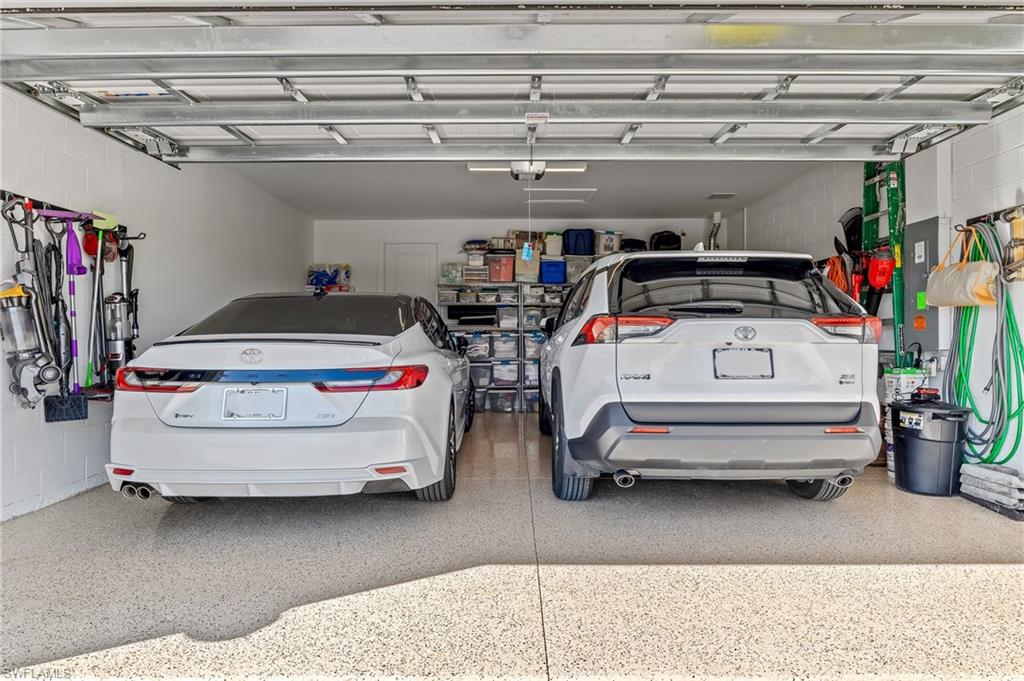 NORTHRIDGE - Residential