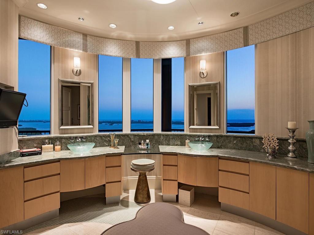 LA SCALA AT THE COLONY - Residential