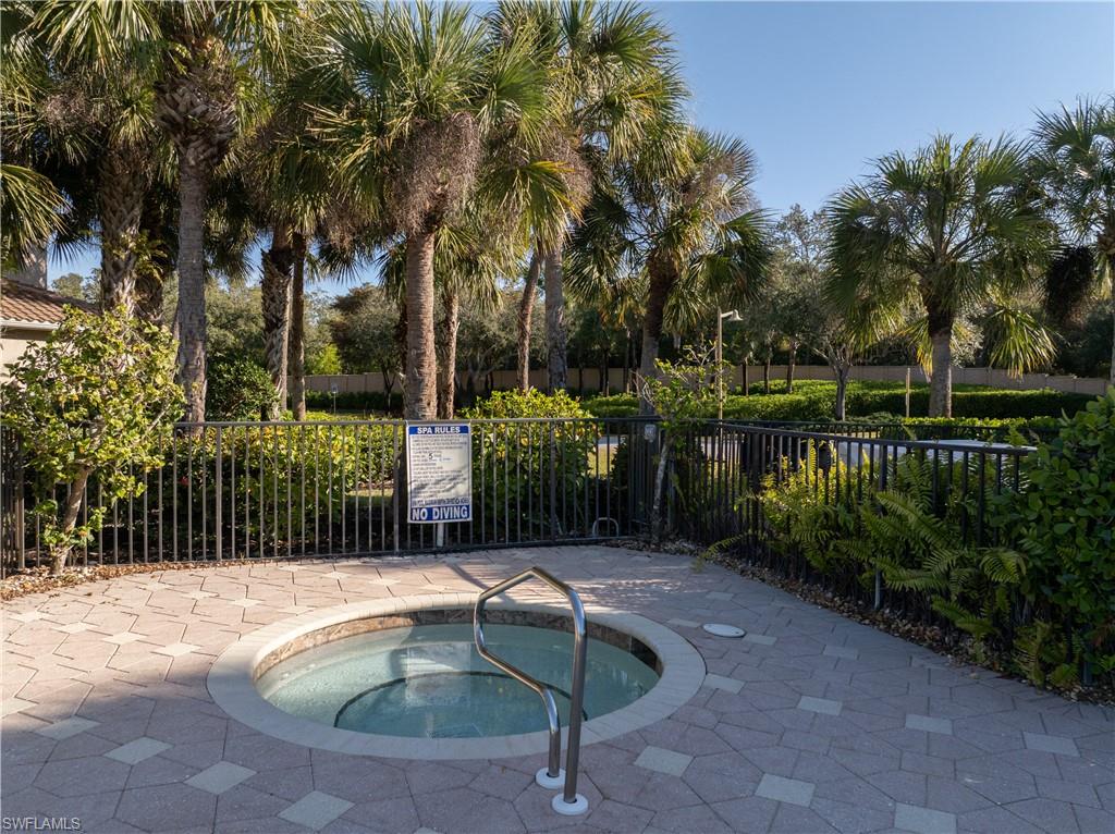 BAY WOODS - Residential