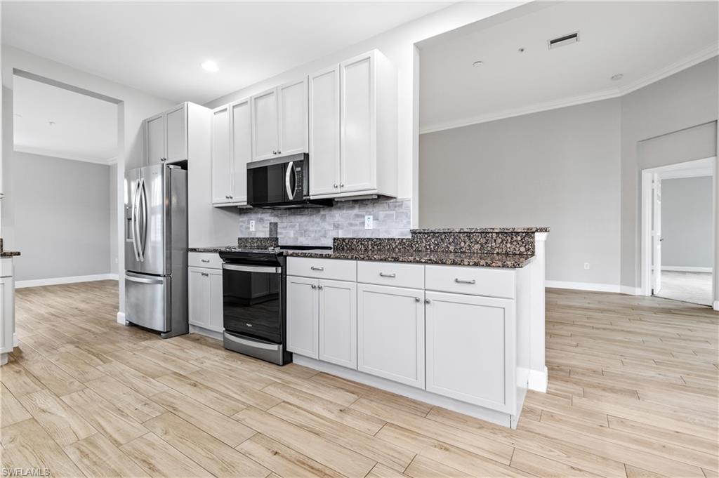 BAY WOODS - Residential