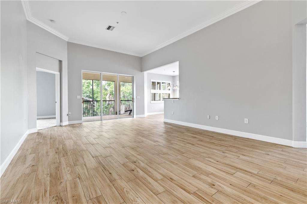 BAY WOODS - Residential