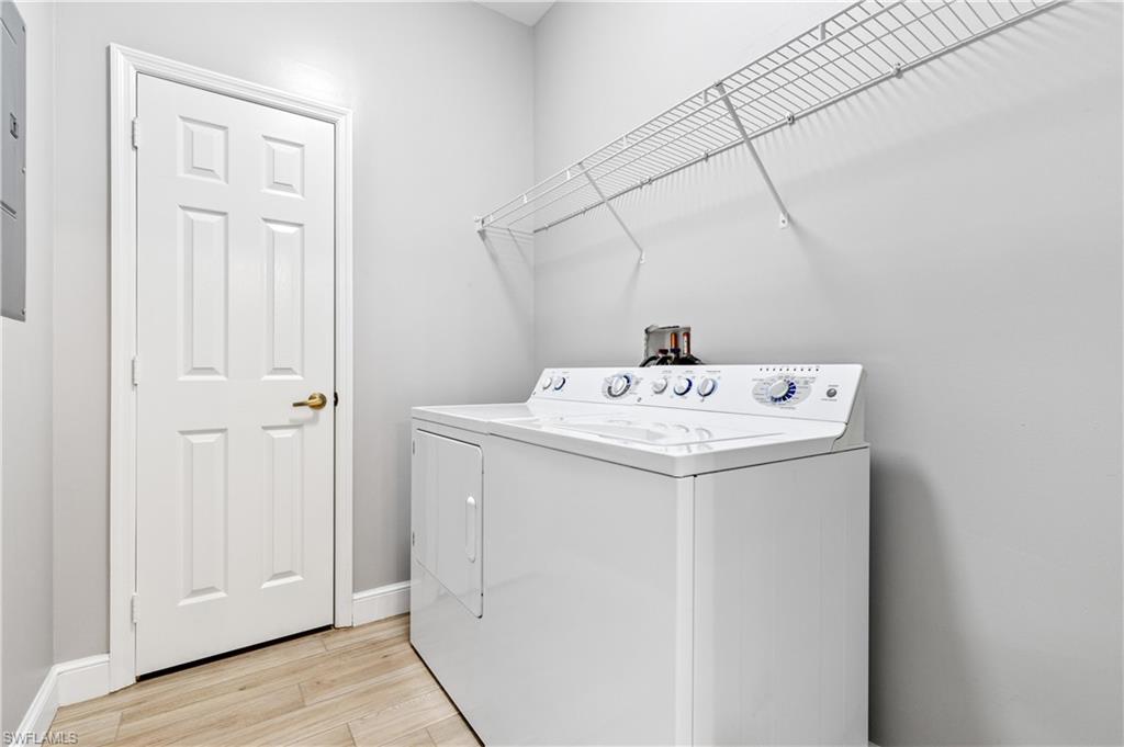 BAY WOODS - Residential