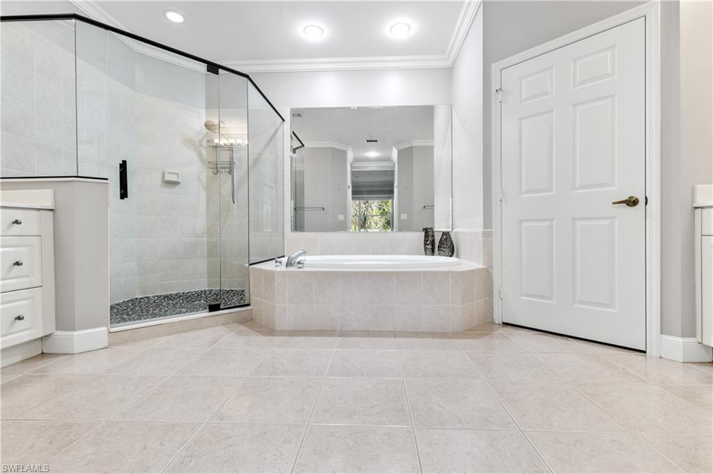 BAY WOODS - Residential