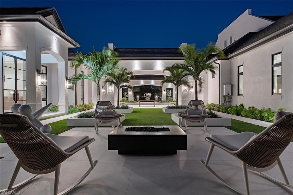 Photo of 117 West ST, NAPLES, FL 34108 (MLS # 222088094)