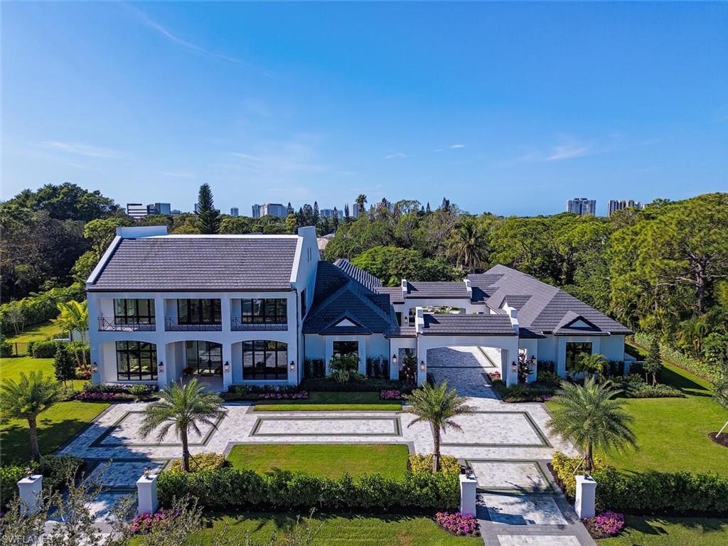 Photo of 117 West ST, NAPLES, FL 34108 (MLS # 222088094)