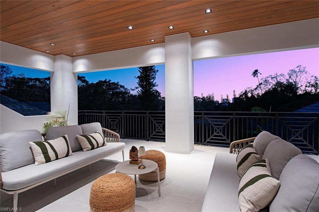 PINE RIDGE - Residential