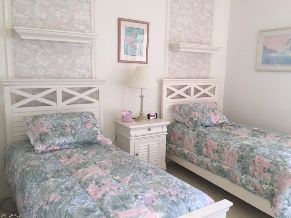 VILLAS AT OLDE HICKORY - Residential