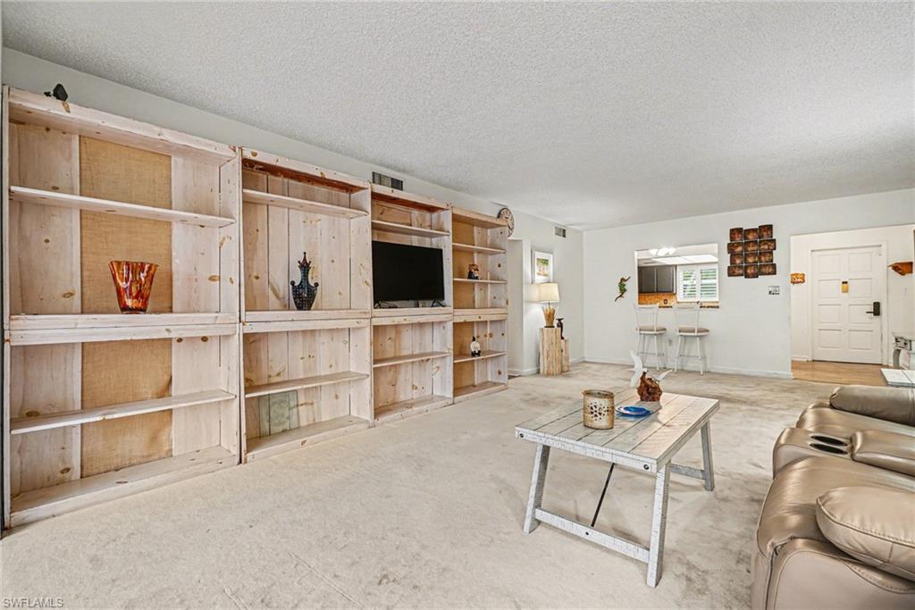 MONTEGO MANOR - Residential