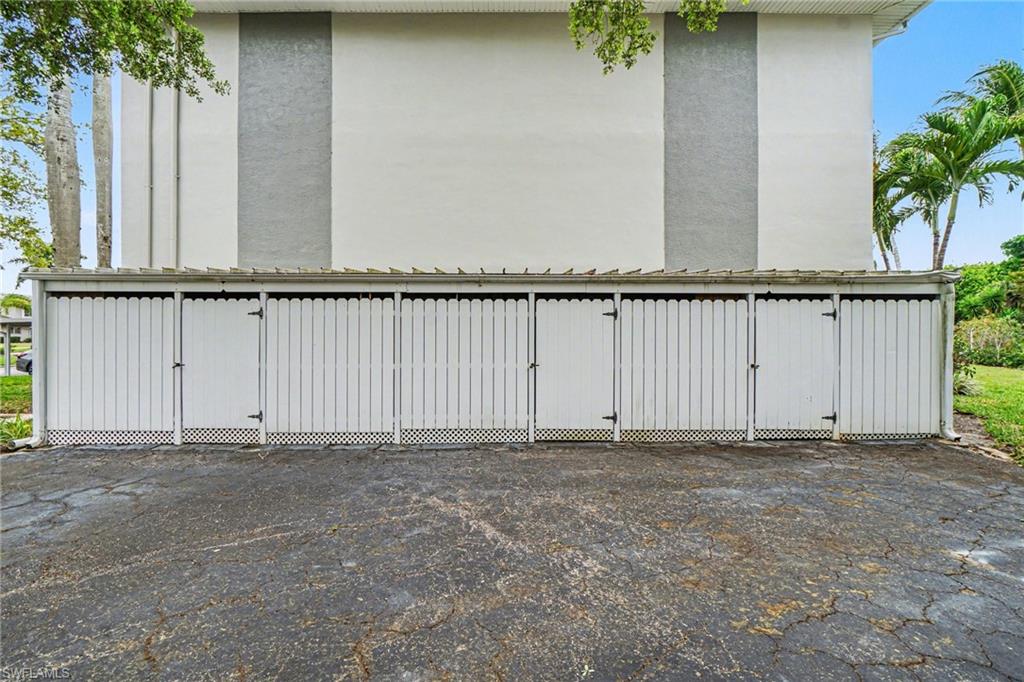 MONTEGO MANOR - Residential