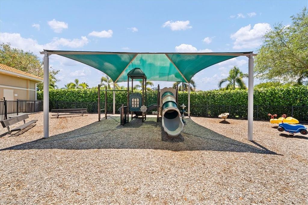 VALENCIA LAKES - Residential