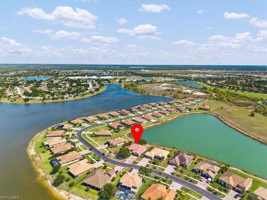 VALENCIA LAKES - Residential