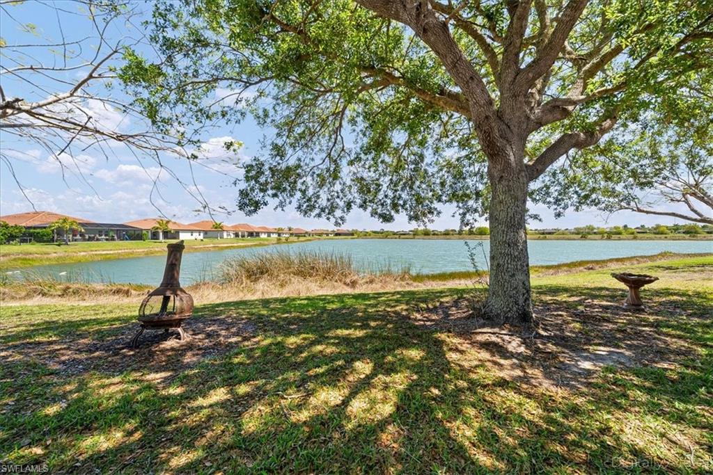 VALENCIA LAKES - Residential