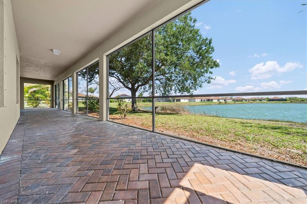 VALENCIA LAKES - Residential