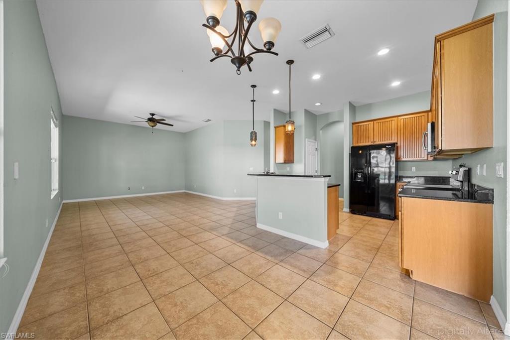 VALENCIA LAKES - Residential