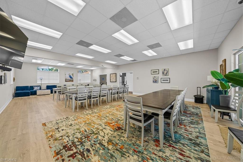 VALENCIA LAKES - Residential