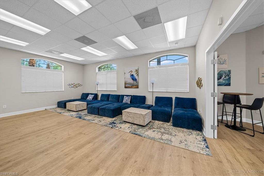 VALENCIA LAKES - Residential