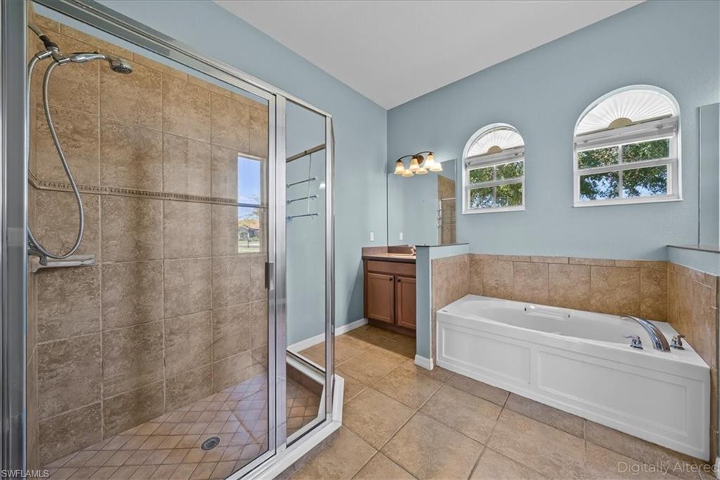 VALENCIA LAKES - Residential