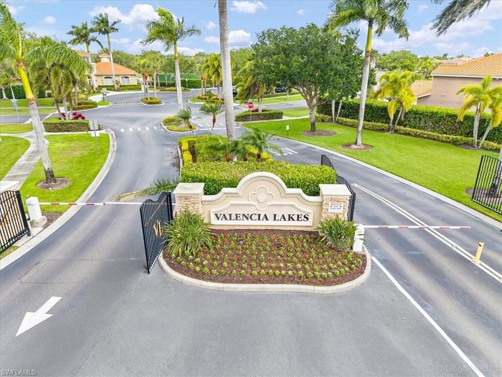 VALENCIA LAKES - Residential