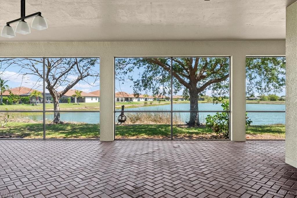 VALENCIA LAKES - Residential