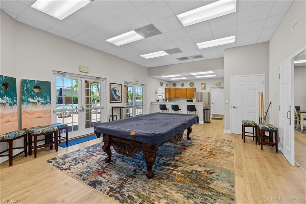 VALENCIA LAKES - Residential