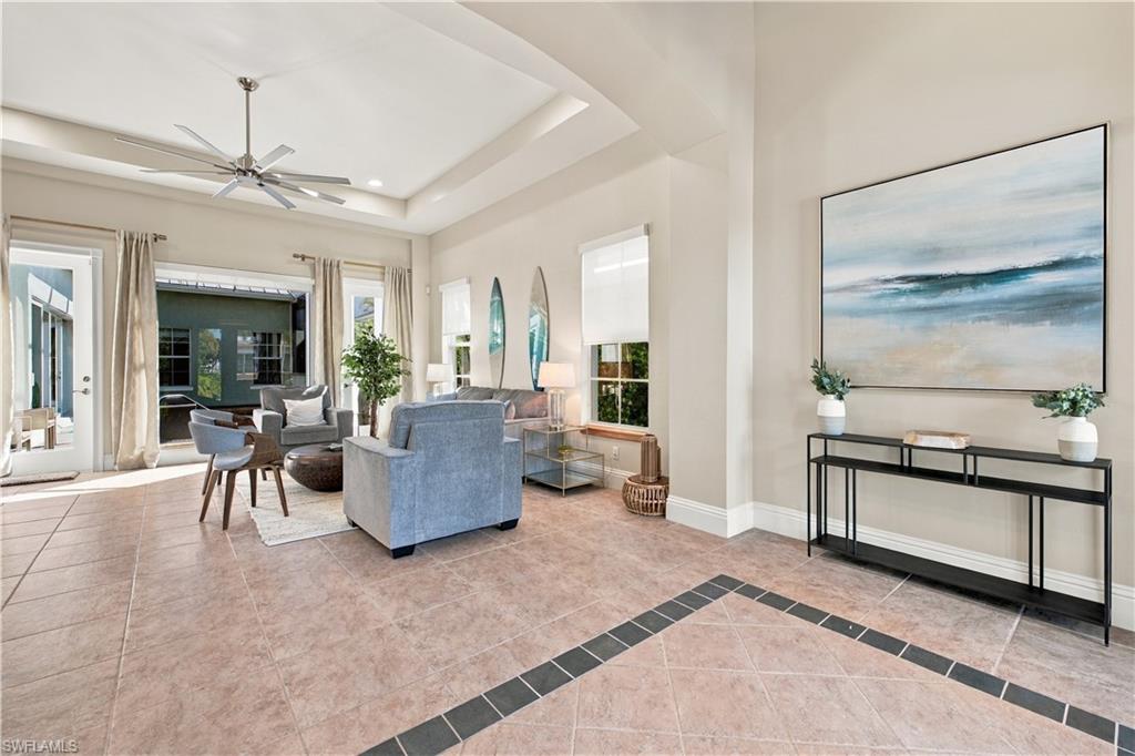 9242 Vanderbilt DR